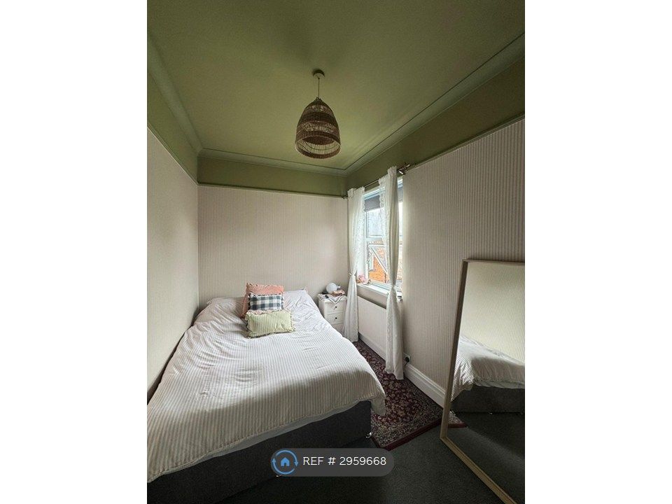 Property photo 3 of 10 Bedroom
