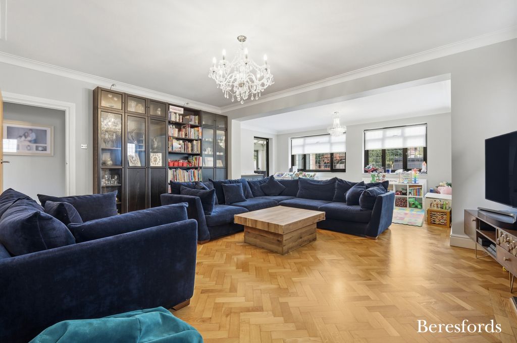 Property photo 2 of 27 Picture No. 04