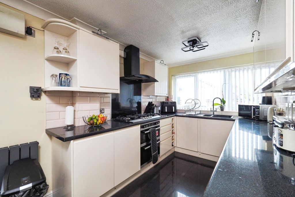 Property photo 2 of 29 Pbox-Img.Jpg