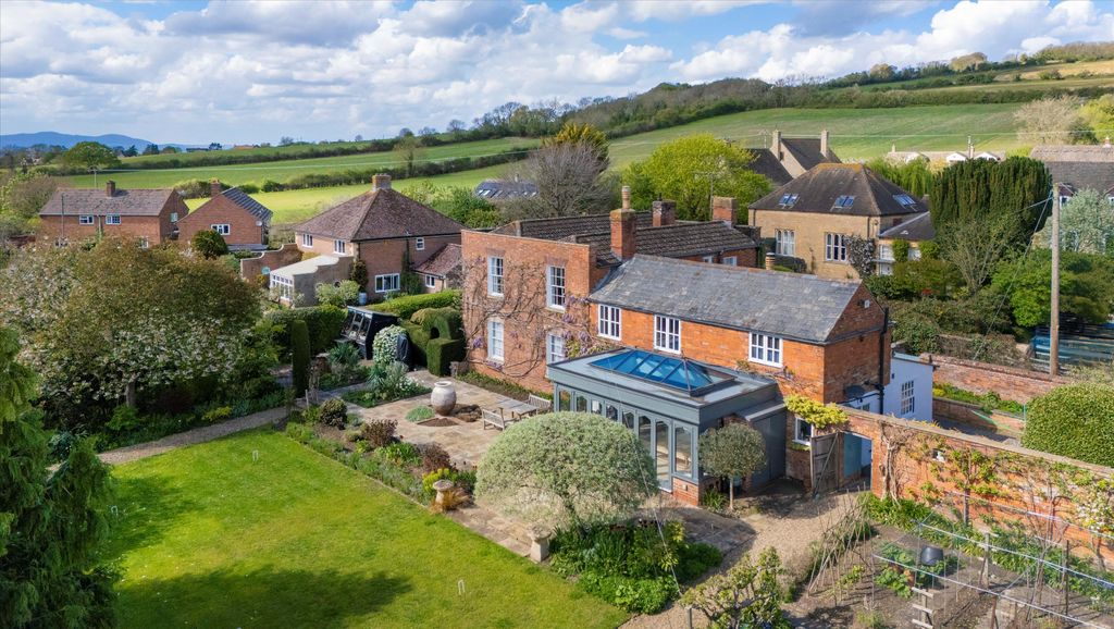 Property photo 3 of 31 Image