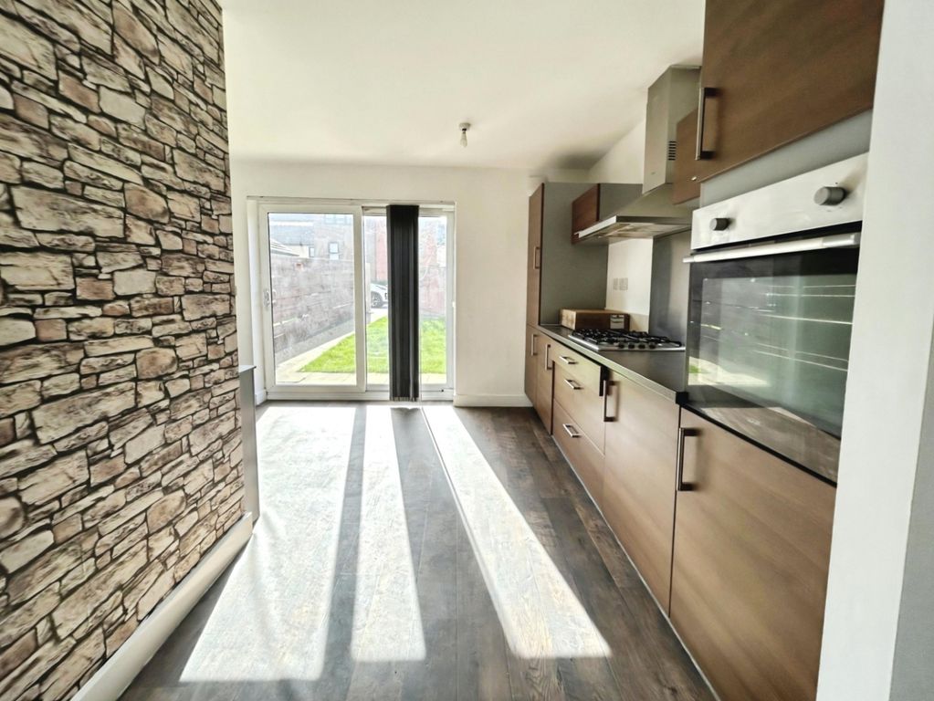 Property photo 3 of 23 Pbox-Img.Jpg