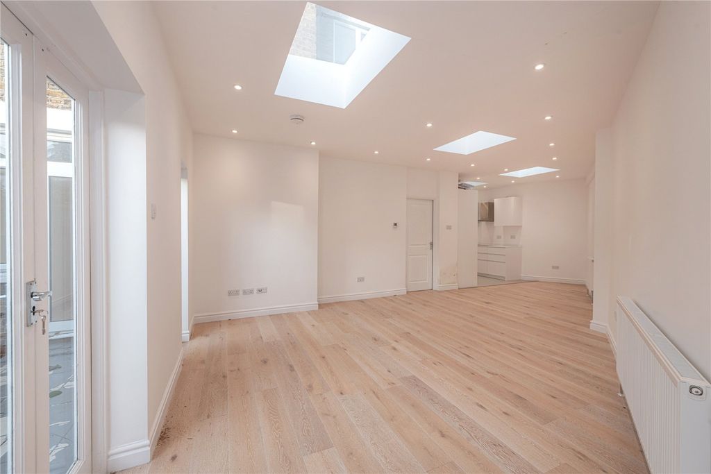 Property photo 1 of 11 Picture No. 13