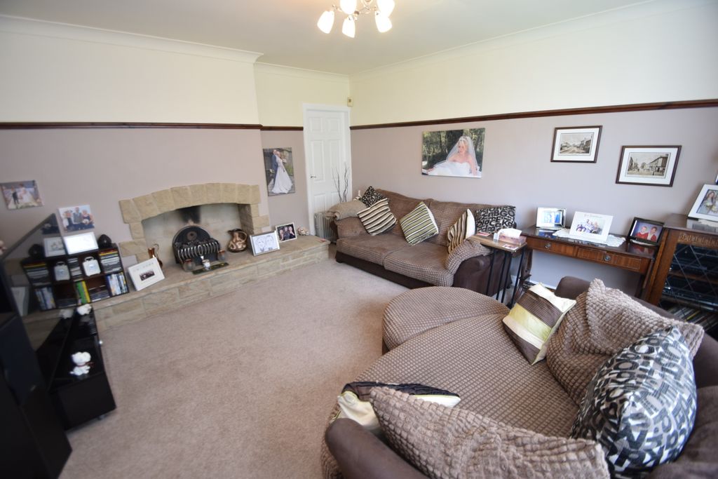 Property photo 2 of 20 Lounge