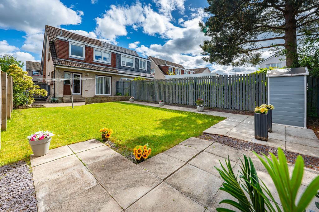Property photo 2 of 38