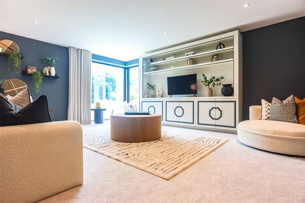 Property photo 2 of 16 Show Home