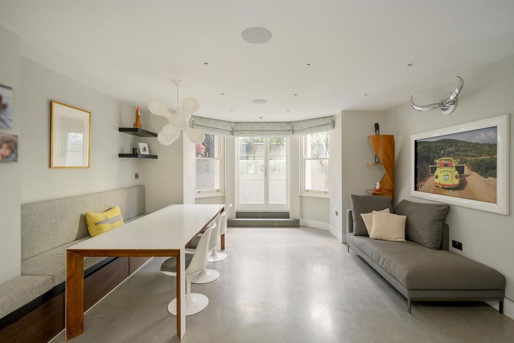 Property photo 3 of 19