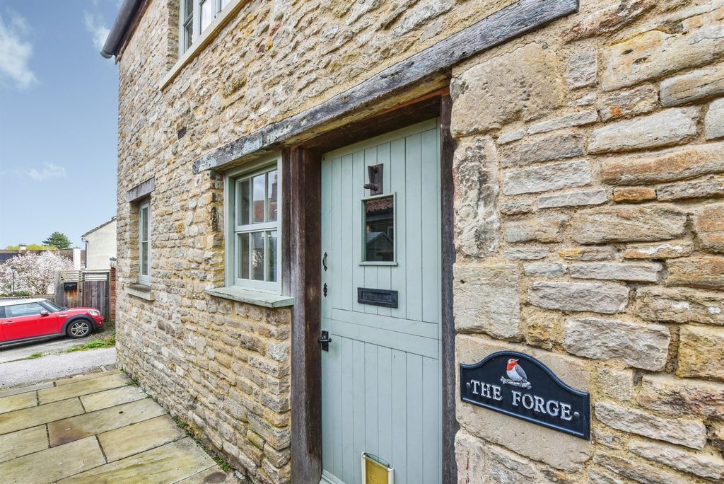 Property photo 1 of 16