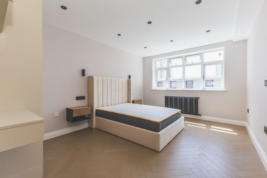 Property photo 3 of 7 6C9A5697