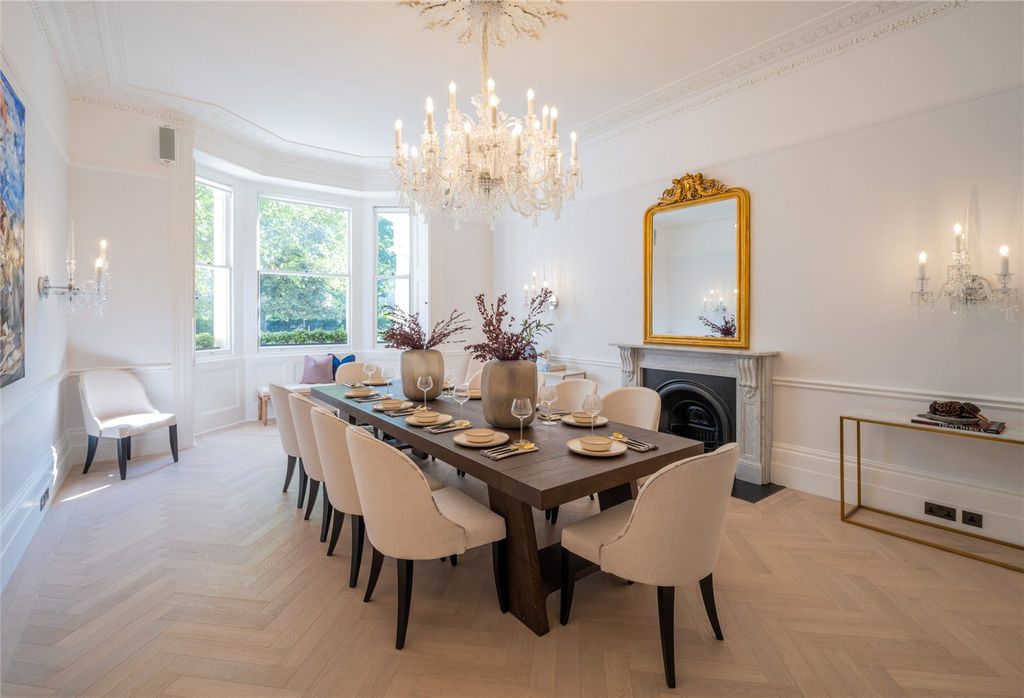 Property photo 3 of 21 Dining Room