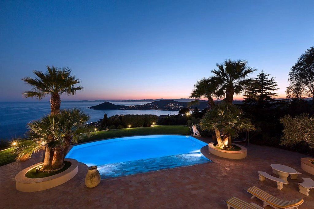 Property photo 2 of 10