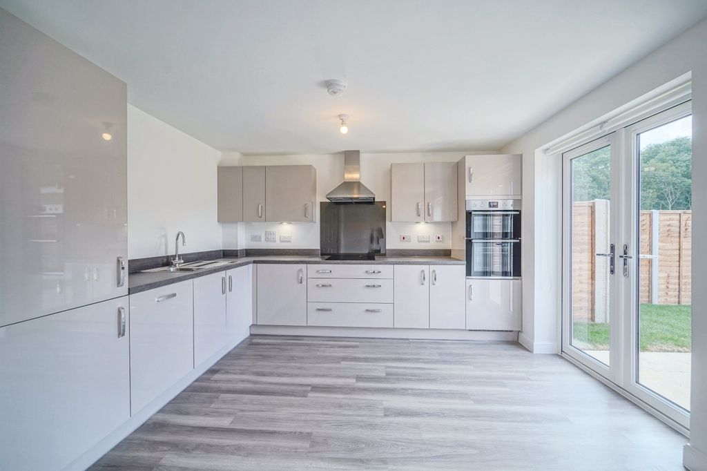 Property photo 2 of 18 Picture 2