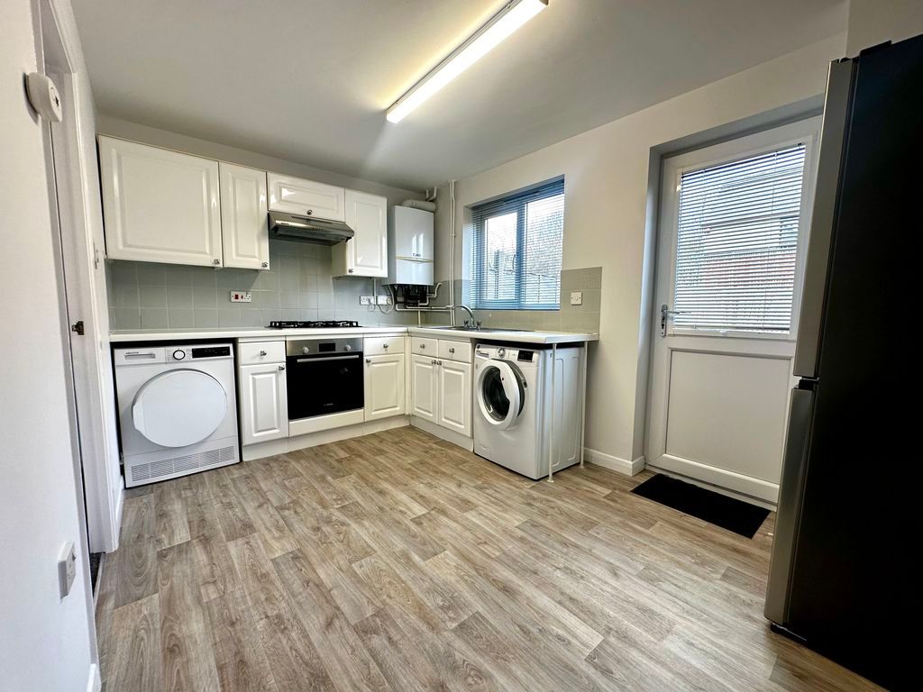 Property photo 3 of 14 Photo 5