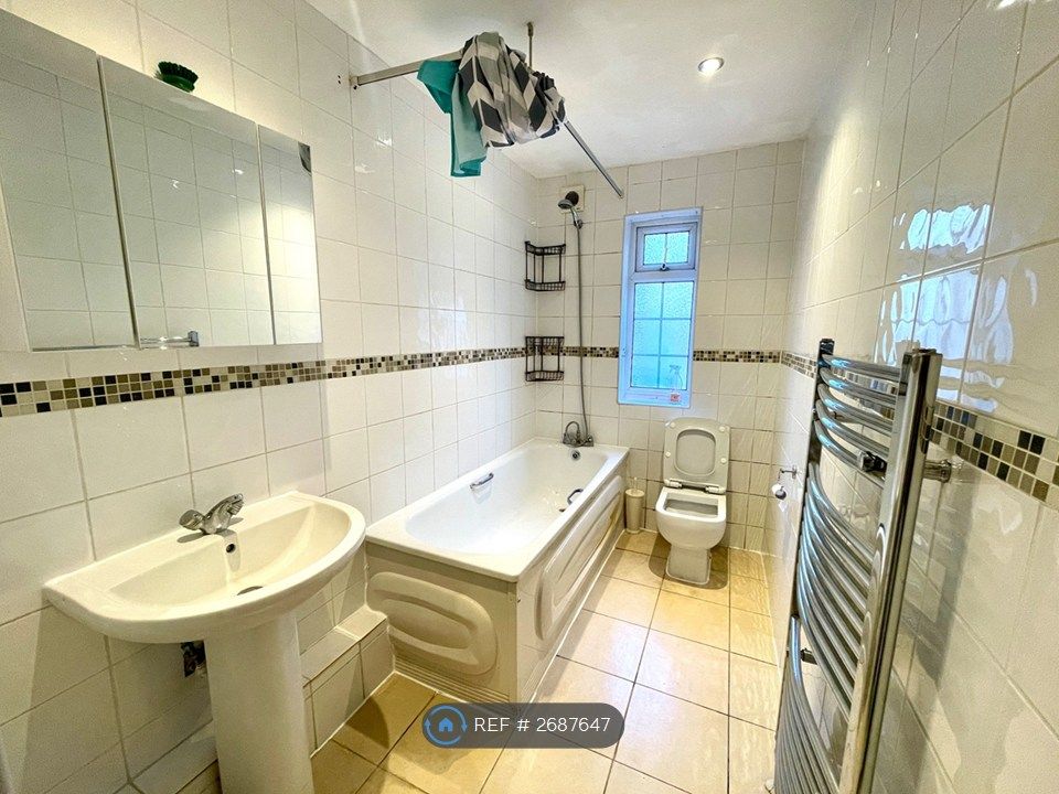 Property photo 3 of 9 Bathroom