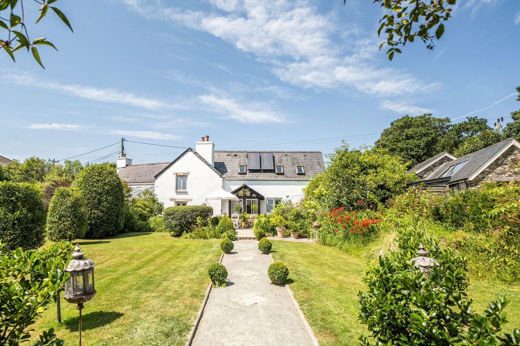 Property photo 1 of 34