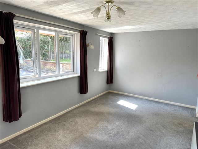 Property photo 2 of 11 Lounge