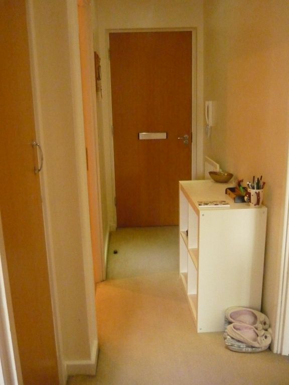 Property photo 2 of 8 Hall Way