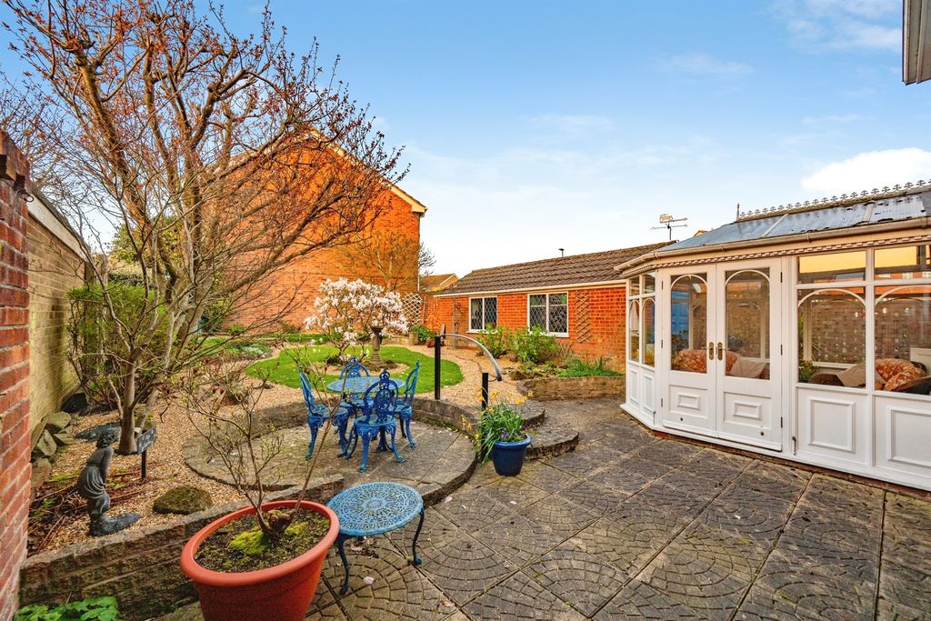 Property photo 3 of 20