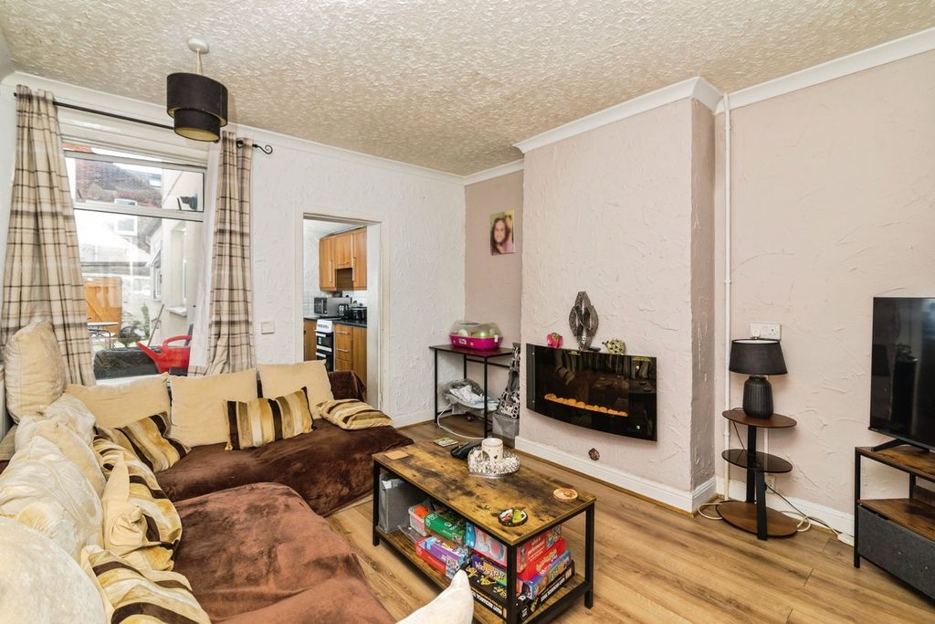 Property photo 2 of 14