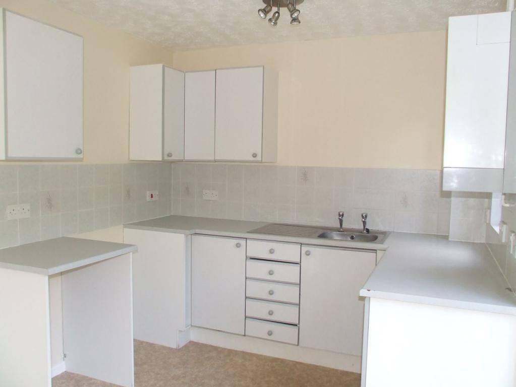 Property photo 3 of 7 Kitchen