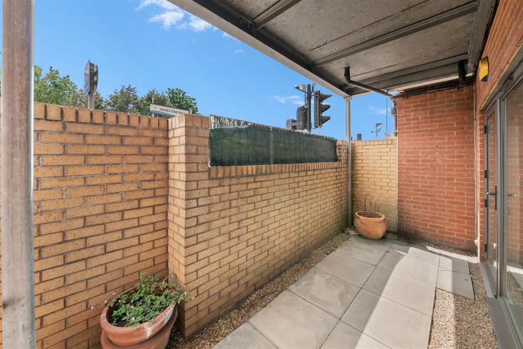 Property photo 2 of 12
