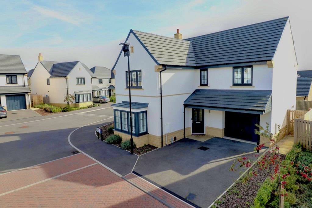 Property photo 1 of 19 Front View Of Property