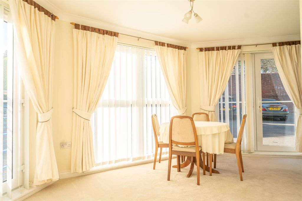 Property photo 3 of 11 R1.Jpg