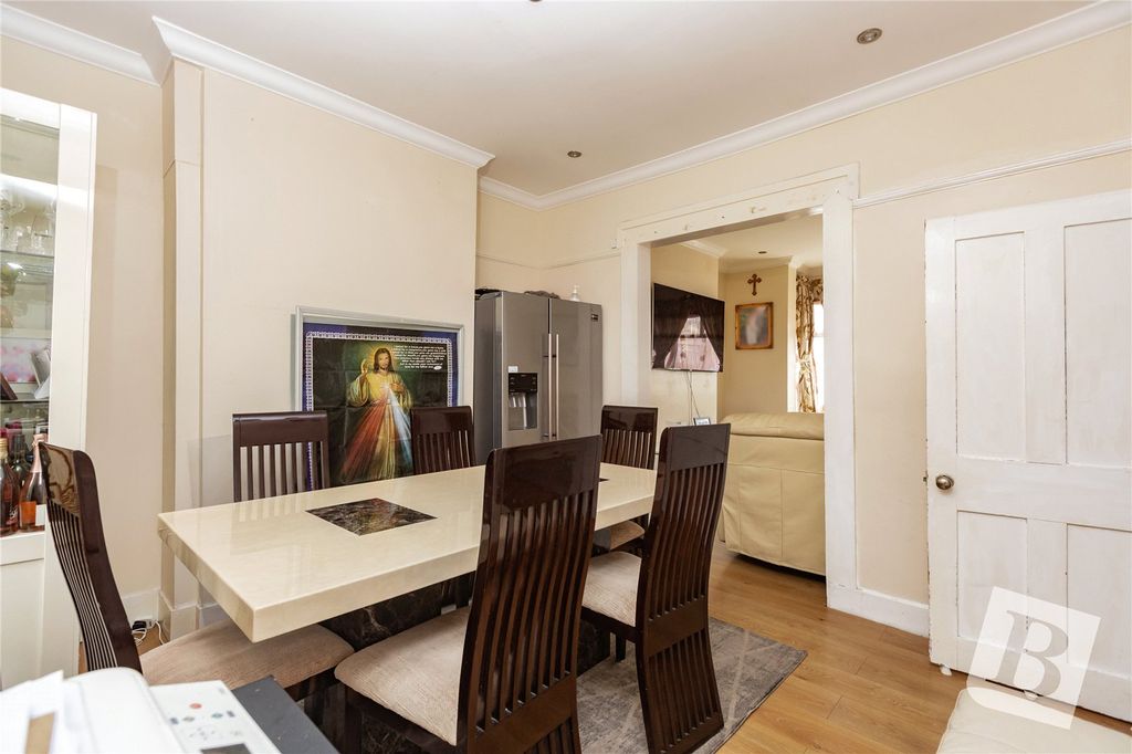 Property photo 3 of 10 Dining Room
