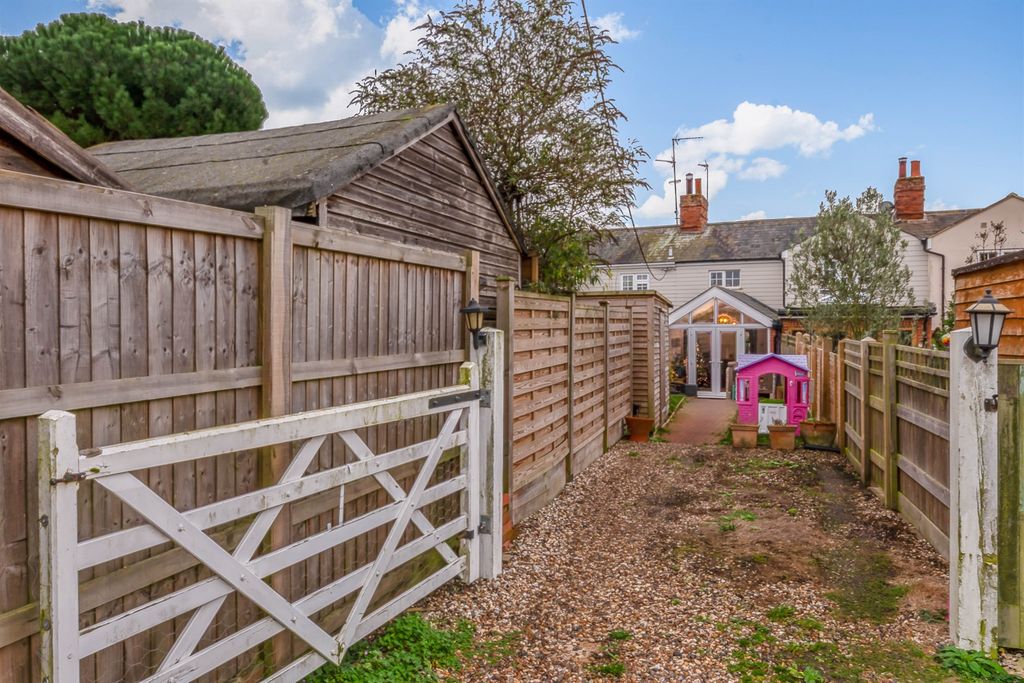 Property photo 2 of 17 Rear Garden