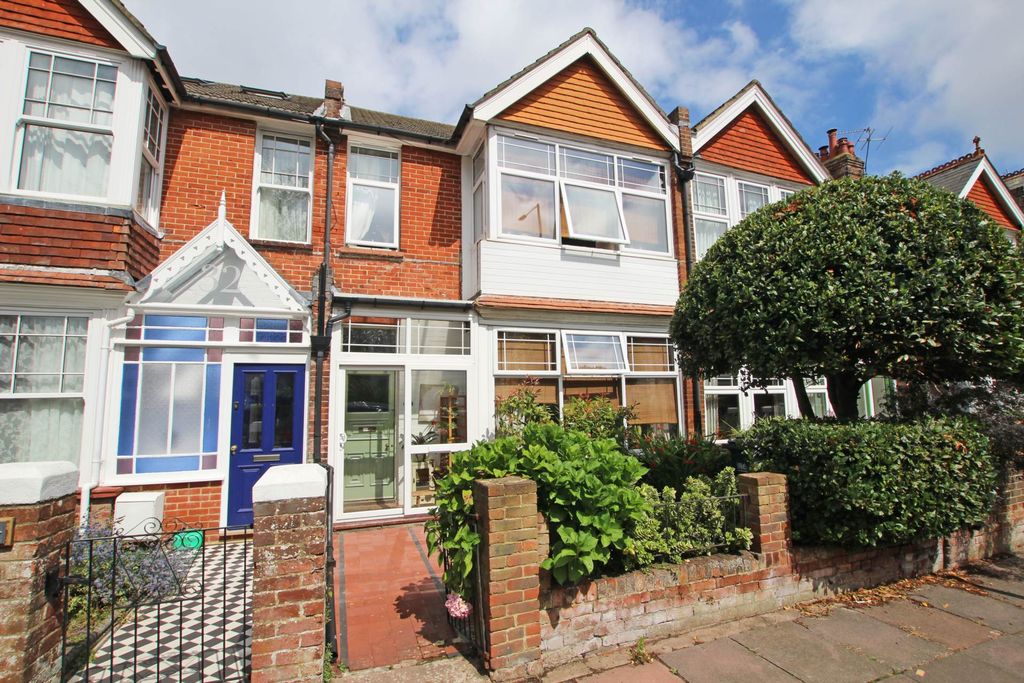 Property photo 1 of 18