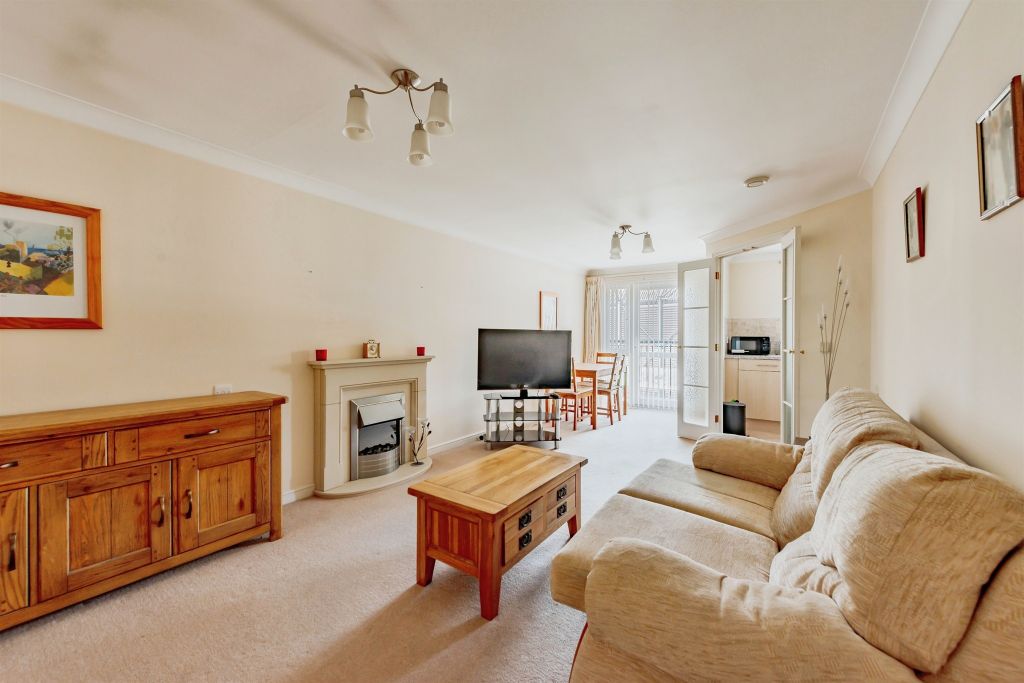 Property photo 2 of 11