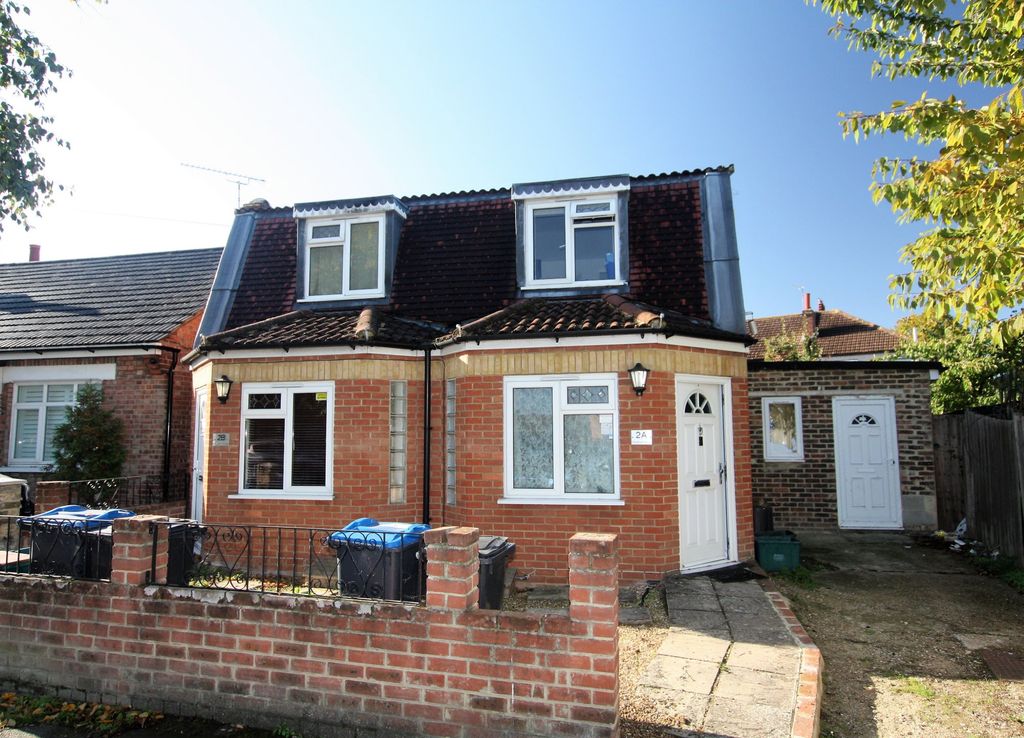 1 bed semi-detached house for sale