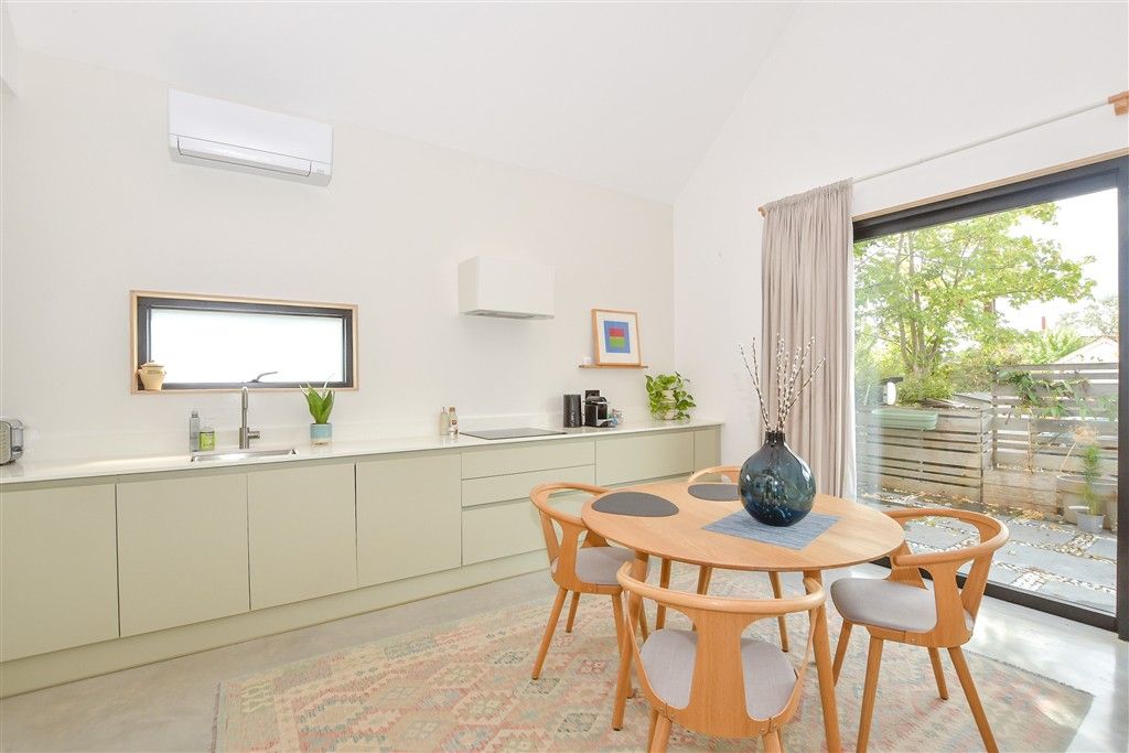 Property photo 2 of 9 Kitchen/Lounge/Diner