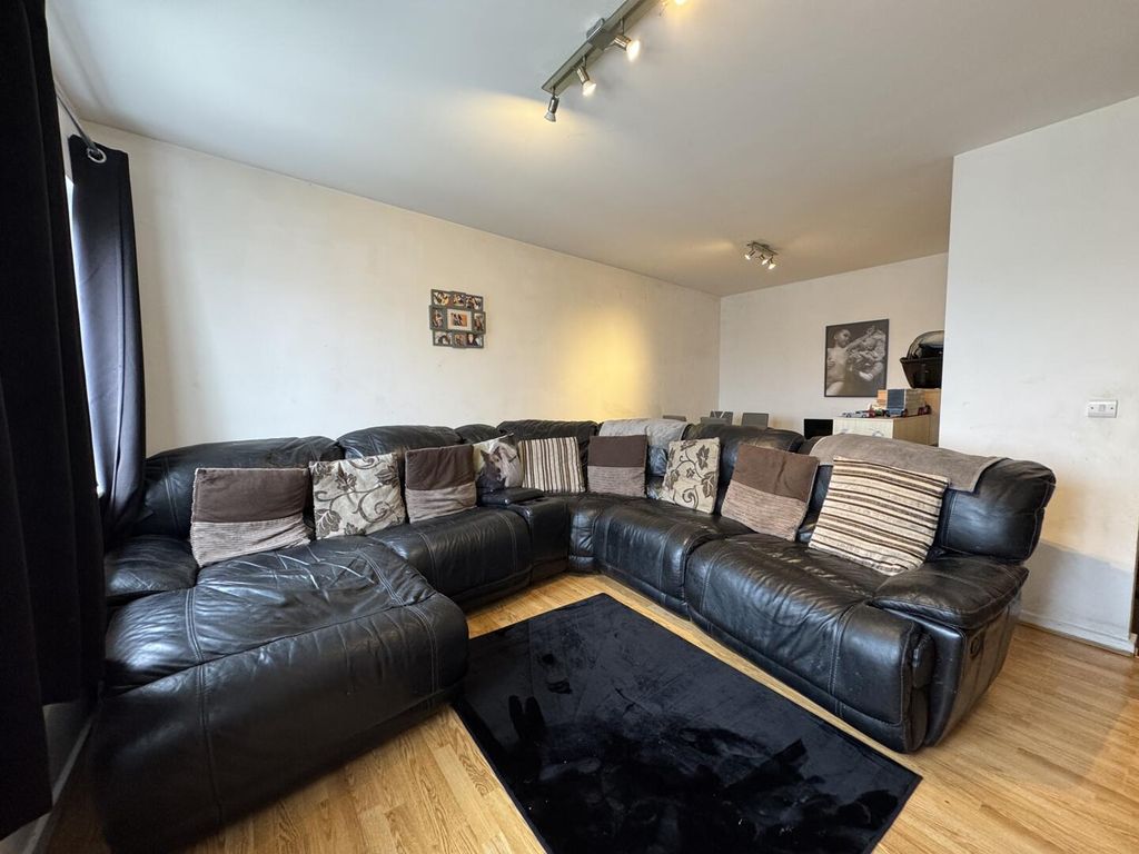 Property photo 2 of 9 Living Room