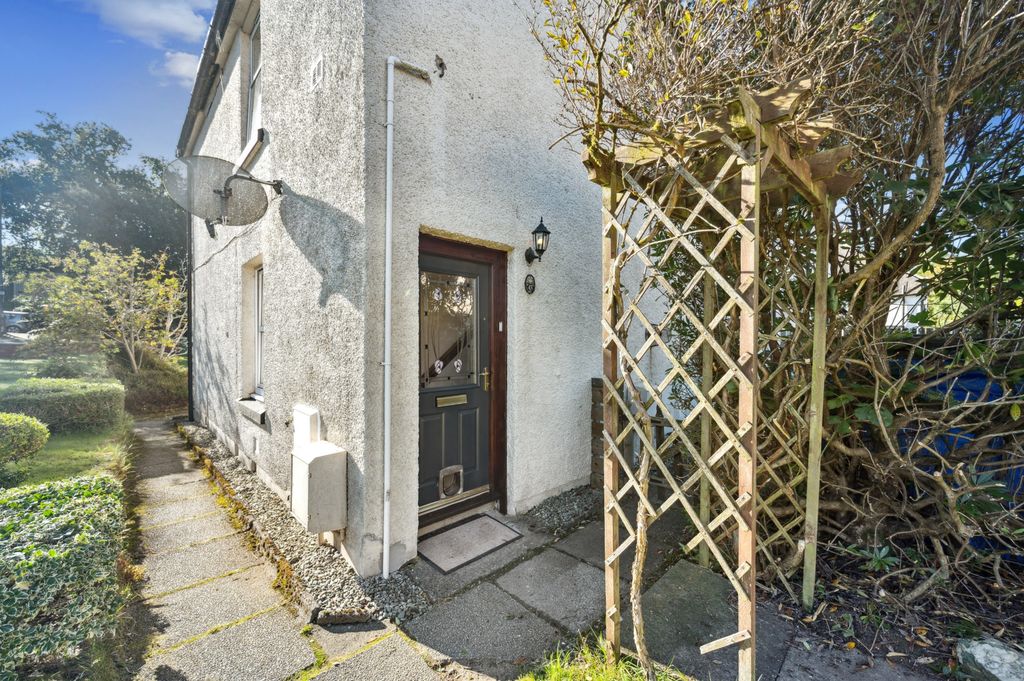 Property photo 3 of 11