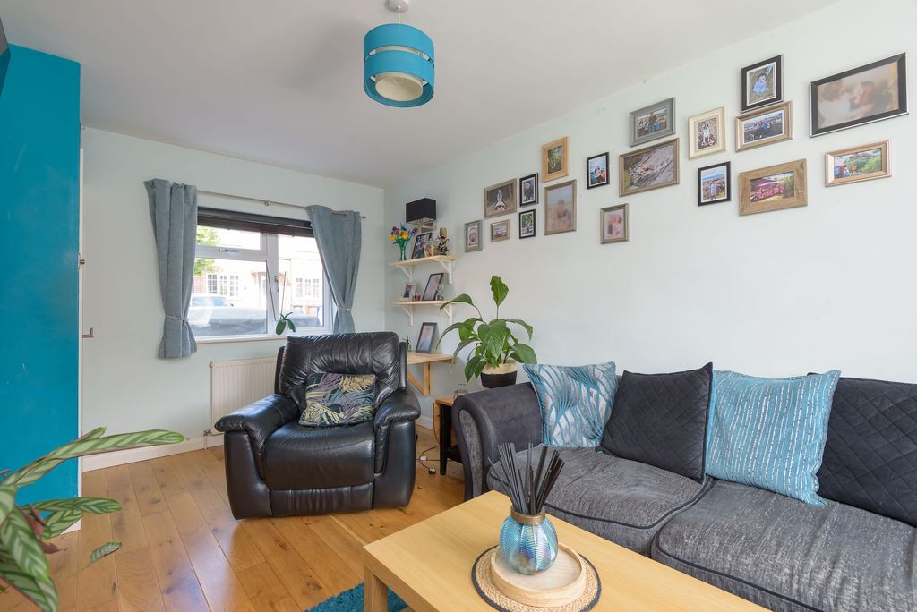 Property photo 3 of 13