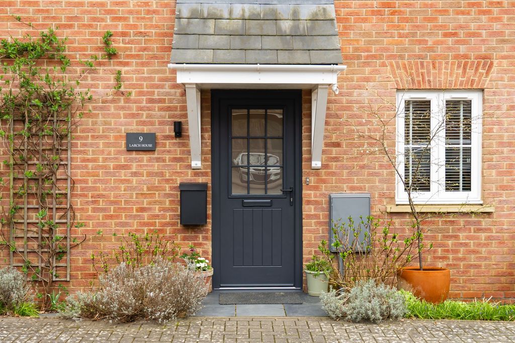 Property photo 2 of 35