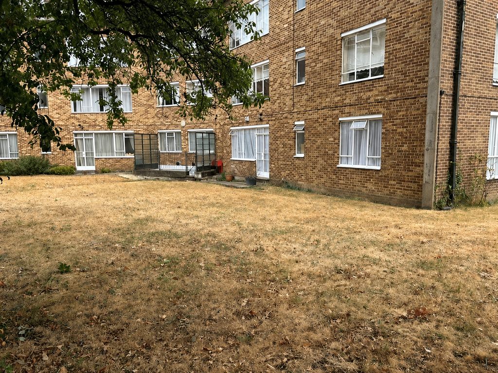 Property photo 3 of 8 Photo 7
