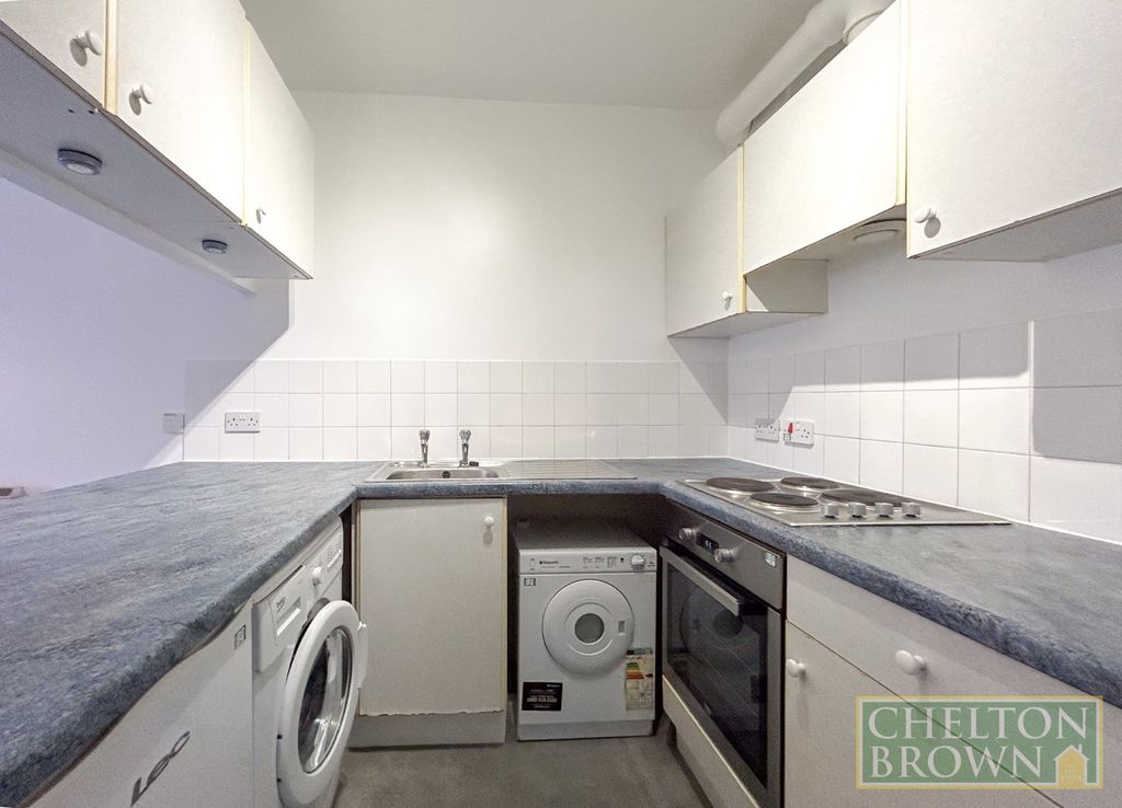 Property photo 2 of 9 Kitchen