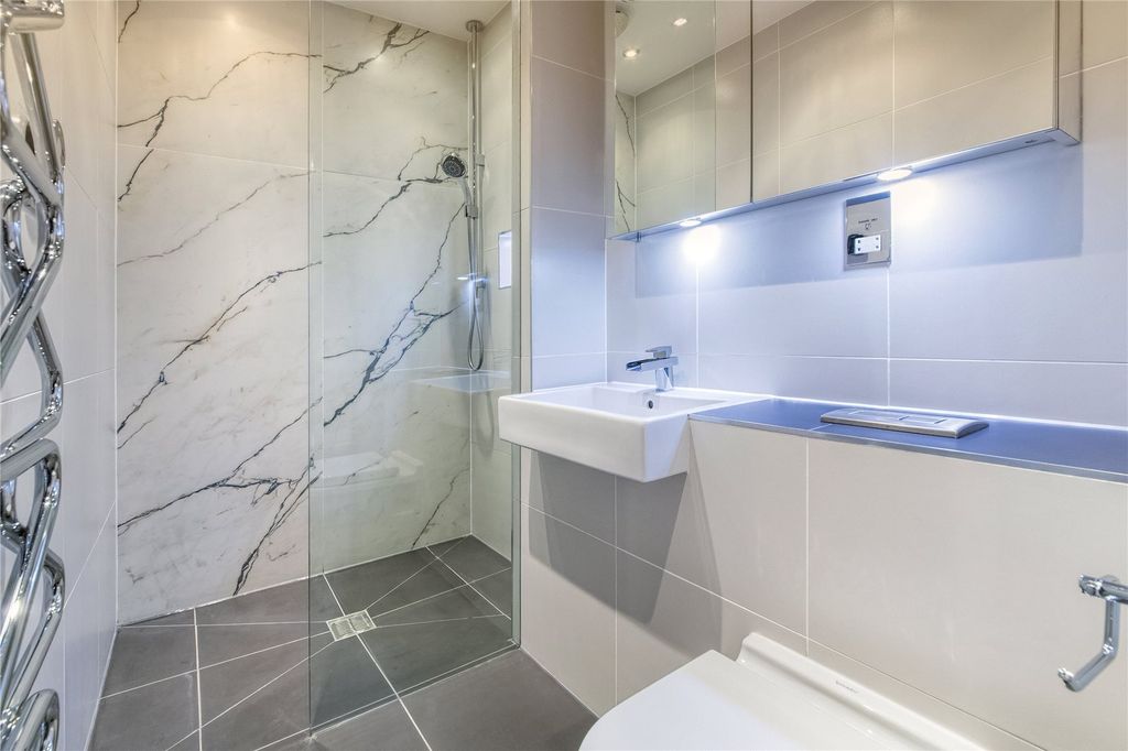 Property photo 3 of 11 Picture No. 02