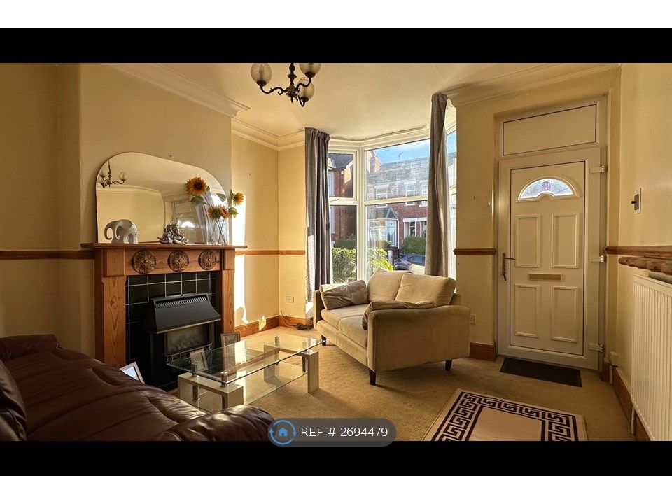 Property photo 2 of 18 Living Room