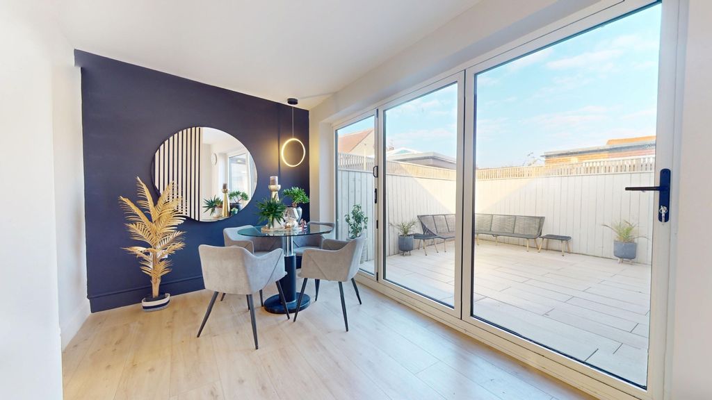 Property photo 3 of 26 5065513