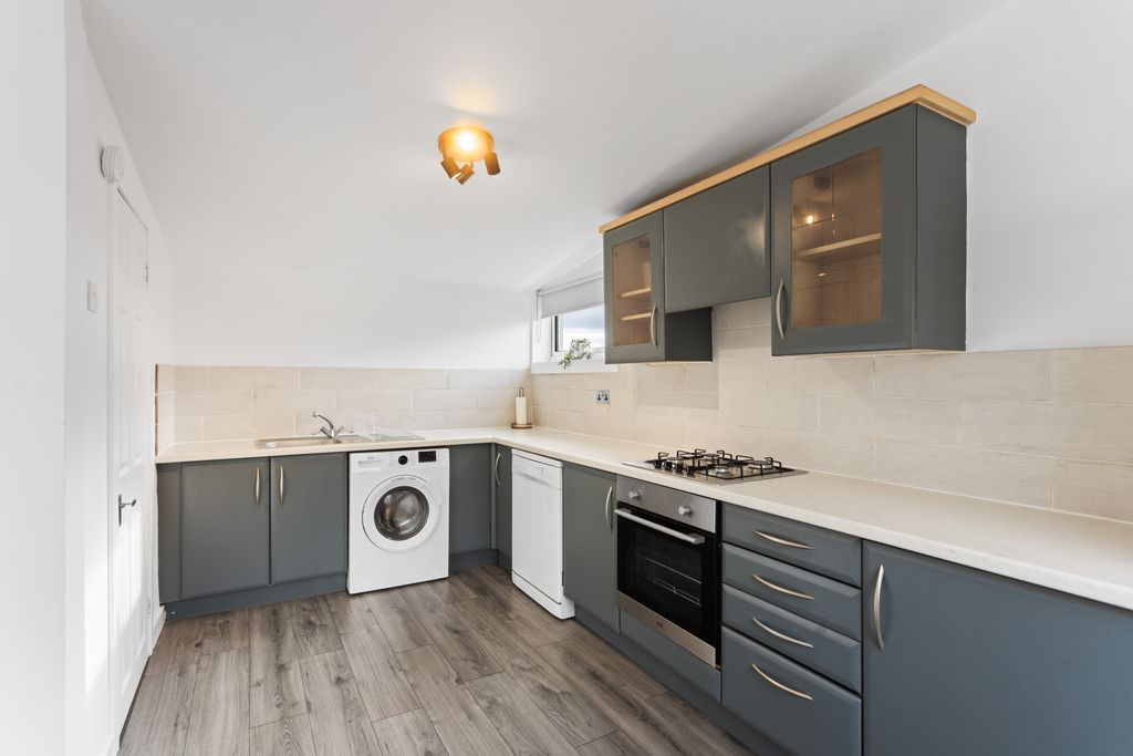 Property photo 2 of 18 77 Whitelaw Drive 15