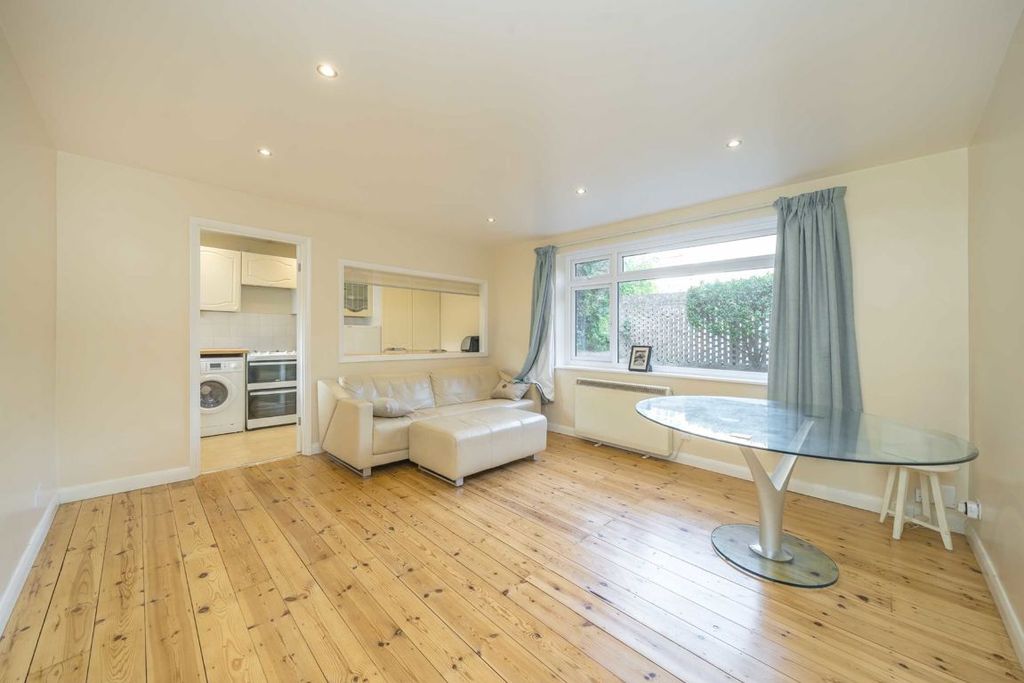 Property photo 2 of 5