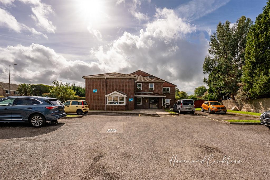 Property photo 2 of 27 Restway Court, Danescourt, Herncrabtree (3).Jpg