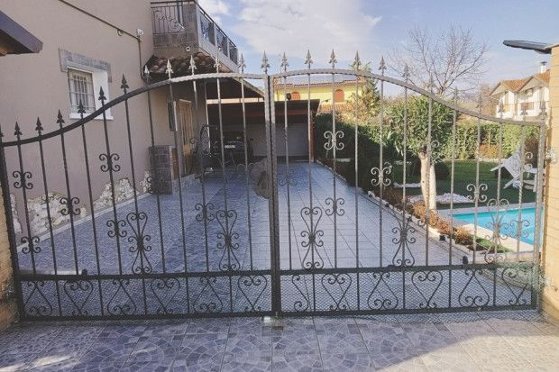 Property photo 3 of 20