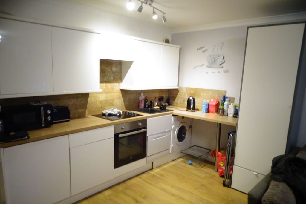 Property photo 2 of 6