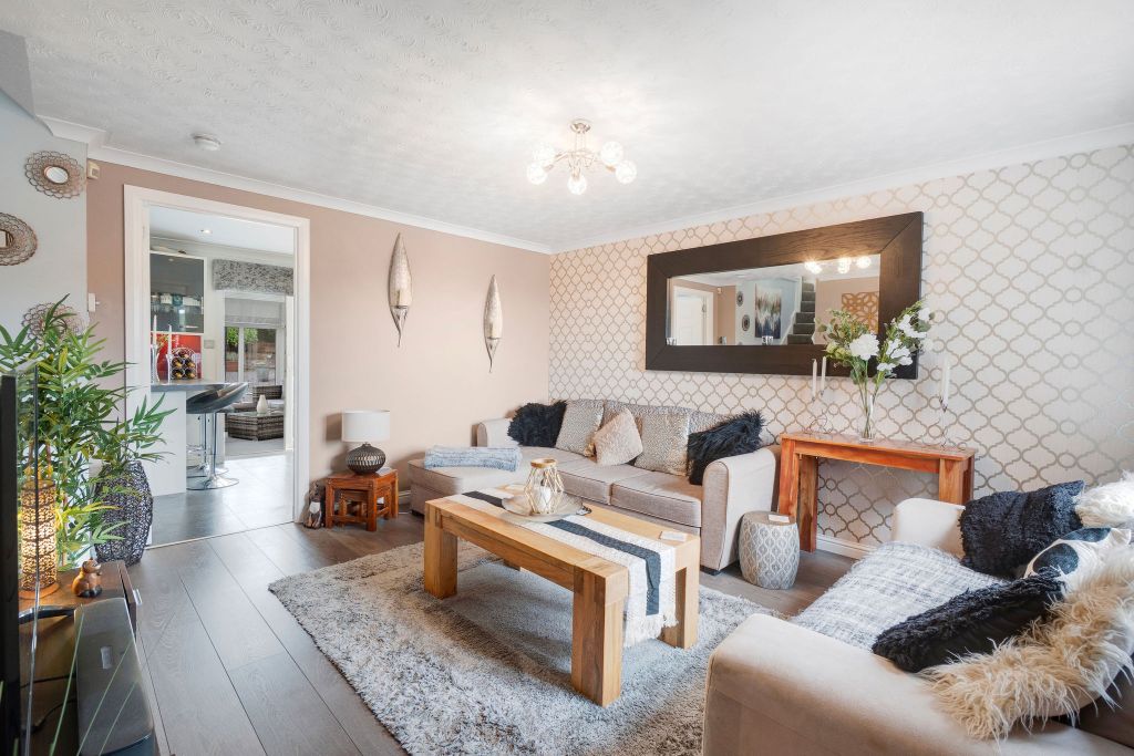 Property photo 2 of 29 Lounge