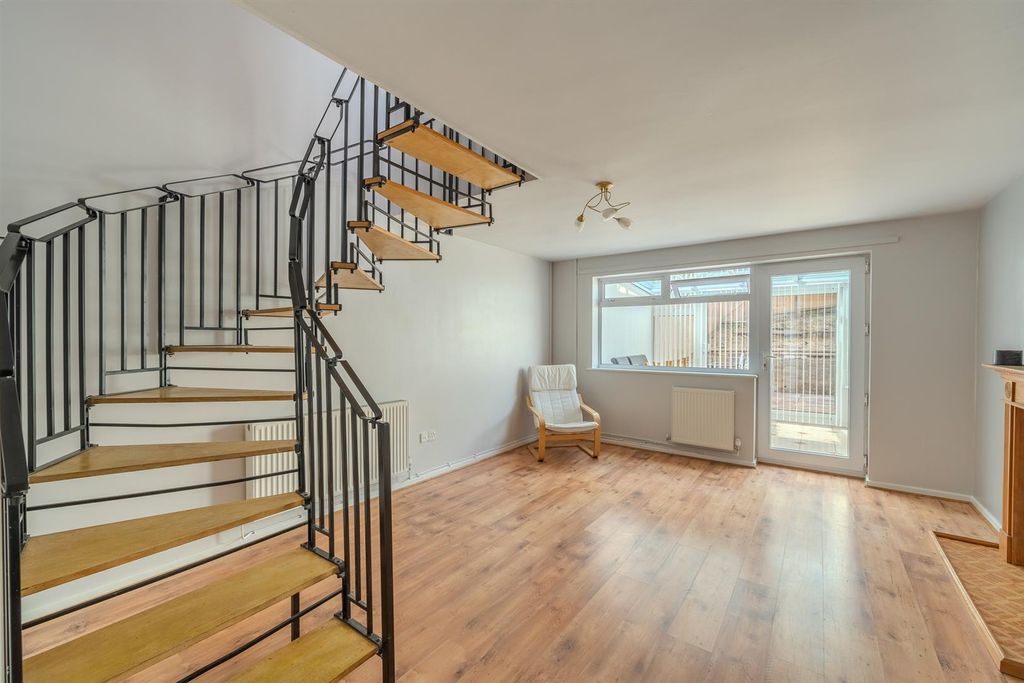 Property photo 2 of 14 58 Open Hearth Close-1.Jpg