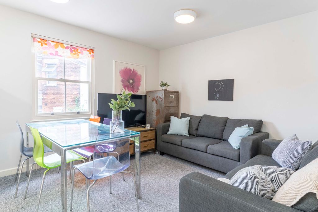 Property photo 1 of 11 Photo 0