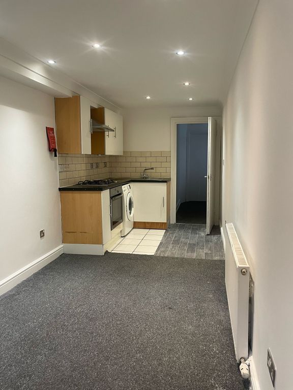 Property photo 1 of 7 Photo 7